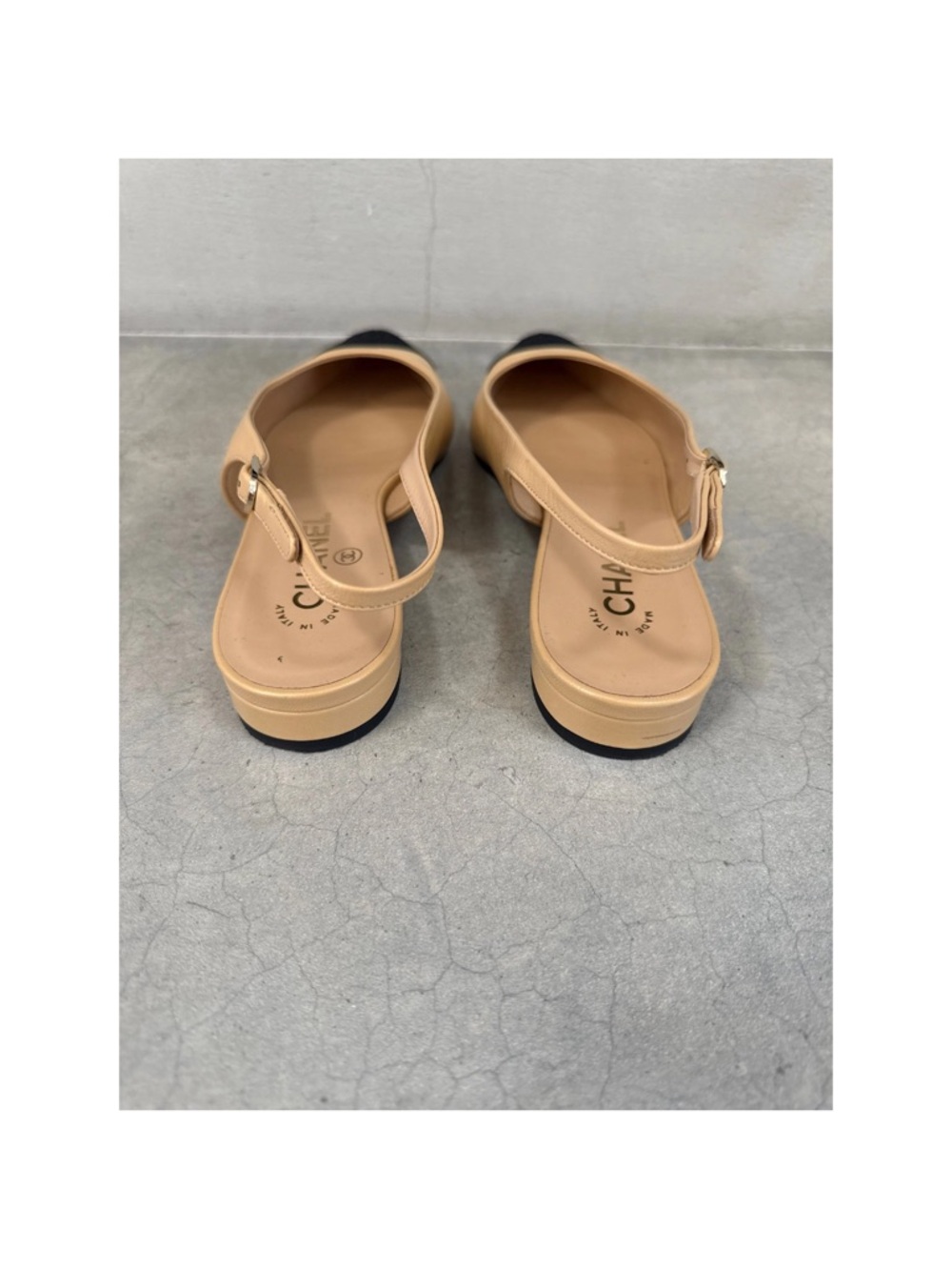CHANEL Beige and Black Pointed Slingback Flats - Picture 3 of 10